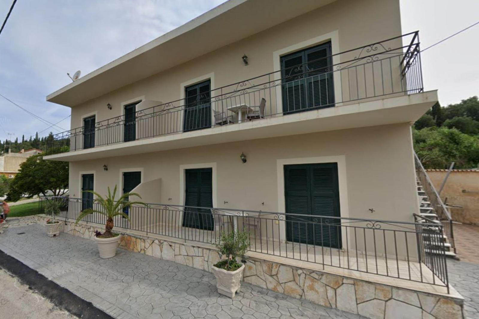 Georgia'S Apartments, Ipsos Corfu ภายนอก รูปภาพ