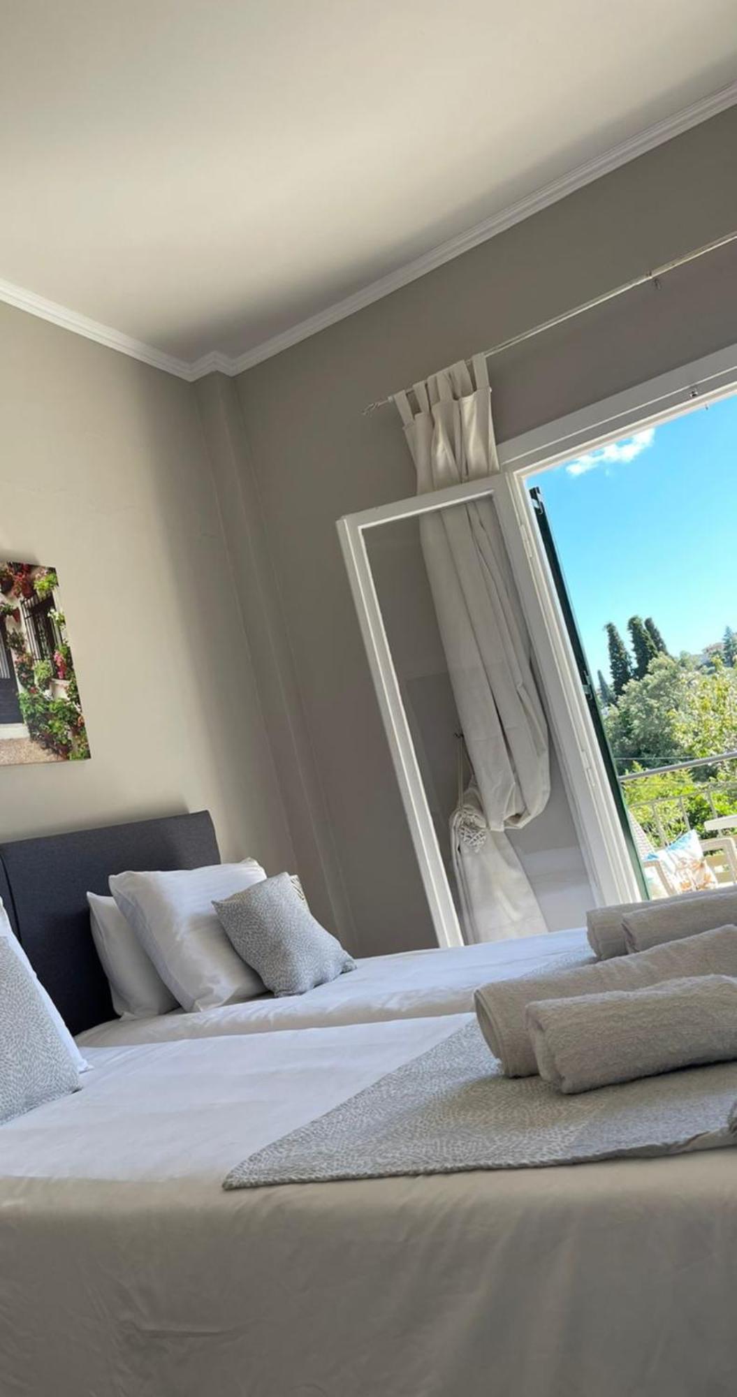 Georgia'S Apartments, Ipsos Corfu ภายนอก รูปภาพ