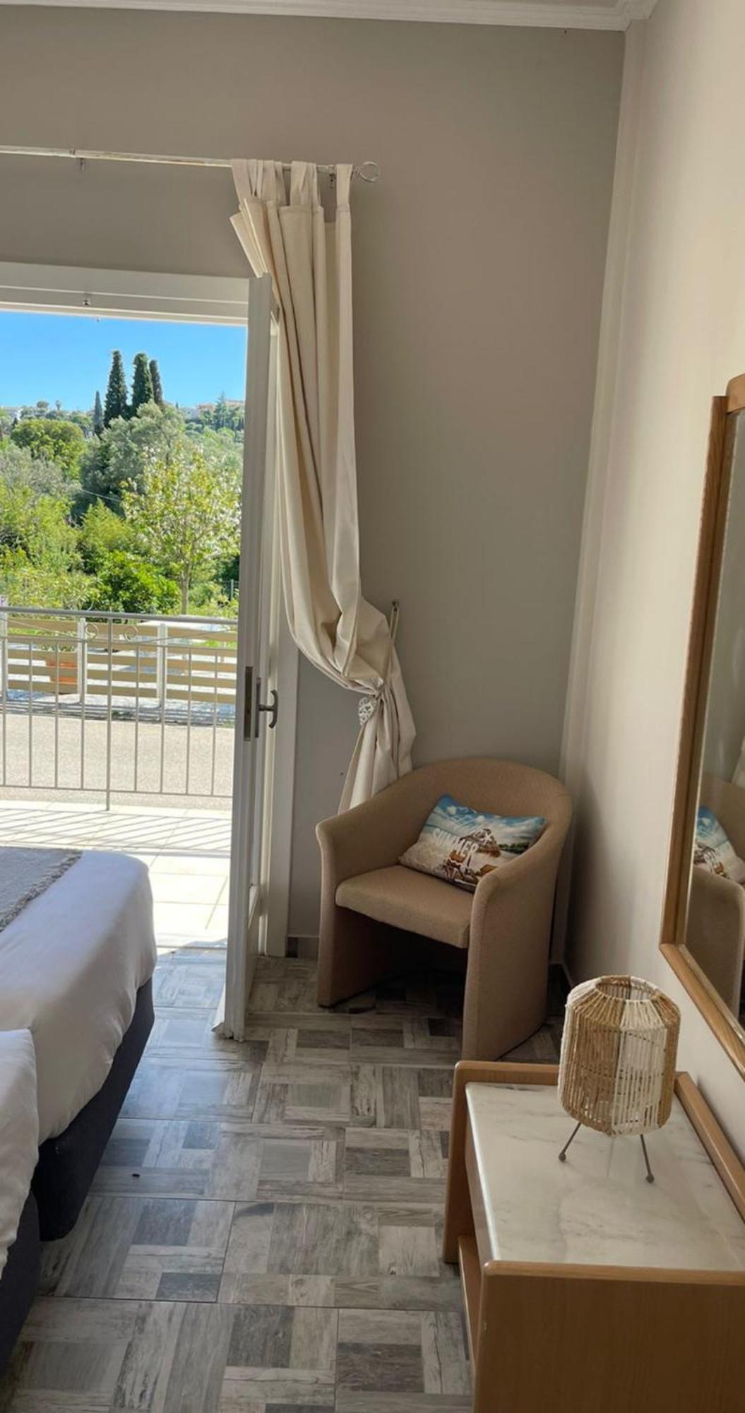 Georgia'S Apartments, Ipsos Corfu ภายนอก รูปภาพ
