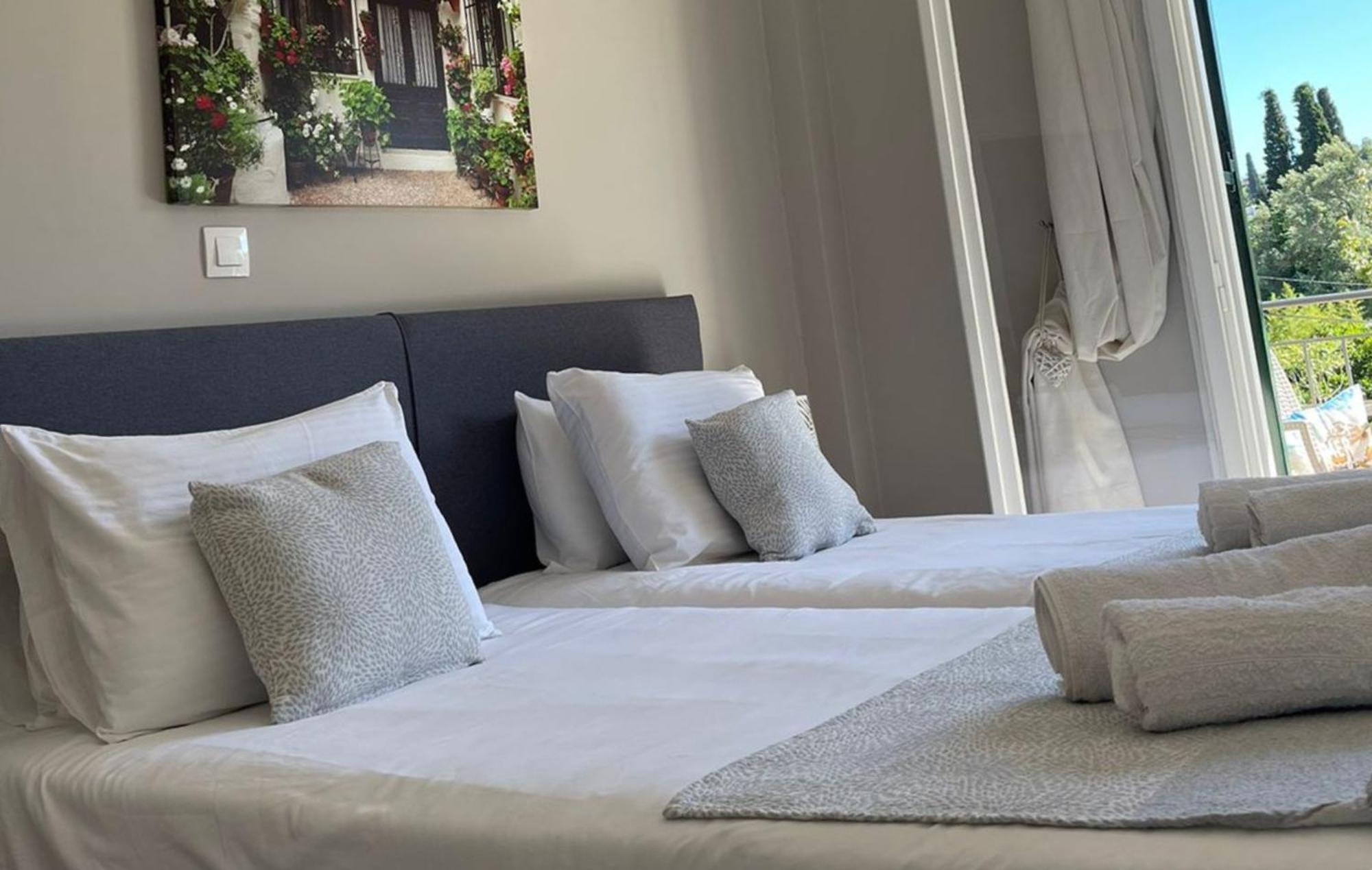 Georgia'S Apartments, Ipsos Corfu ภายนอก รูปภาพ